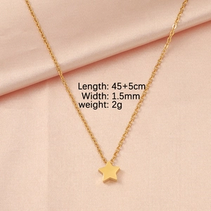 Detailed size specifications for the gold star pendant necklace with dimensions and weight