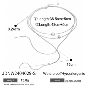 Guide des dimensions détaillé pour collier double rang en acier inoxydable avec placage 18K