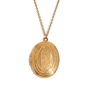 Ovale 18K vergulde medaillon ketting met religieus Maagd van Guadalupe reliëf