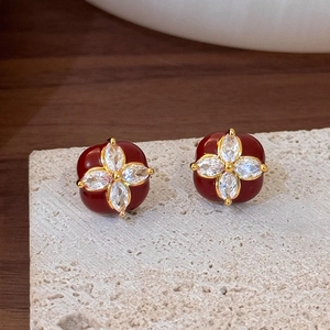 Deep red square earrings with gold plated flower and marquise cut zircon details