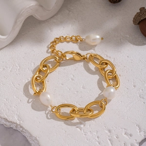 Elegante bracciale a catena in acciaio inossidabile dorato 18K con perle d'acqua dolce