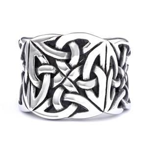 Vintage silver Celtic knot ring with intricate patterns and antique stainless steel finish