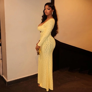 Robe de soirée sirène élégante en dentelle jaune à manches longues avec coupe moulante chic