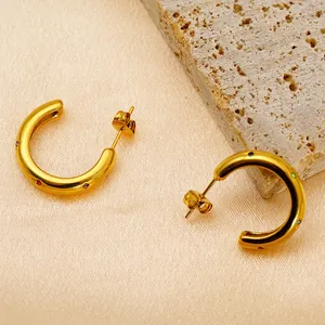 Orecchini a C in acciaio inossidabile placcato oro 18K con zirconi colorati incastonati