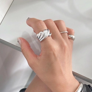 Minimalist silver S925 multi-layered pleated ring set with wide metal cuff bracelet