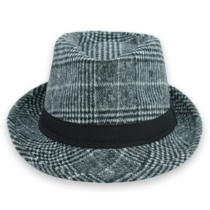 Dettaglio della trama del cappello fedora a quadri grigi con nastro in gros-grain