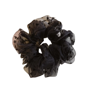 Chouchou élégant en organza noir avec motif de cœurs floqués pour femmes et filles