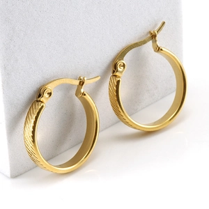 Polished 18K gold plated stainless steel hoop earrings with diagonal textured details