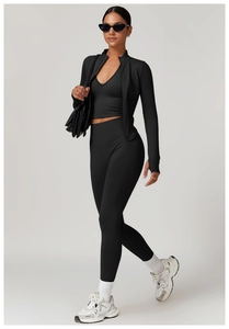 Ensemble de yoga noir 3 pièces avec veste cintrée, brassière et legging taille haute