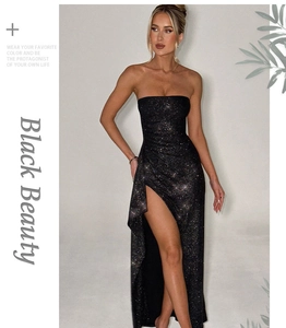 Détail de la robe bustier noire à paillettes avec fente haute pour soirée