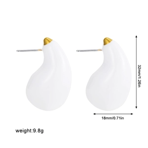 Detailed dimensions of white enamel water drop earrings with weight and size measurements