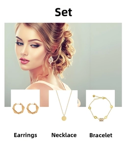 Detailset aus goldenen geometrischen Creolen, Fu-Halskette und Gliederarmband für Damen