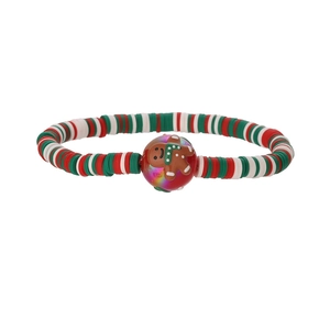Bracelet de Noël fait main avec disques en argile rouge vert et breloque bonhomme de pain