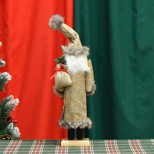 Casse-noisette Père Noël en bois avec sac en toile de jute et socle festif