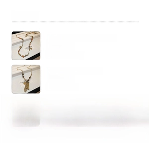 Specifiche su dimensioni e materiali per collana con nappe in pietre naturali e perline