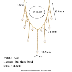Collier élégant en acier inoxydable plaqué or 18 carats avec pampilles de perles d'imitation