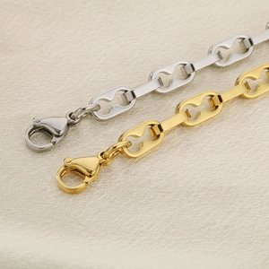 Minimalist interlocked pig nose chain bracelet in 18K gold and silver stainless steel
