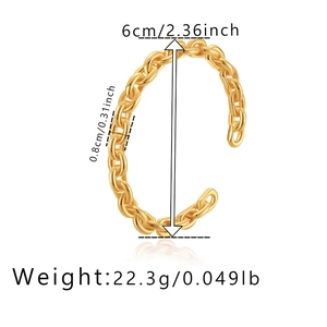 Detailed view of chunky gold chain link bangle showing 6cm diameter and 0.8cm width specs