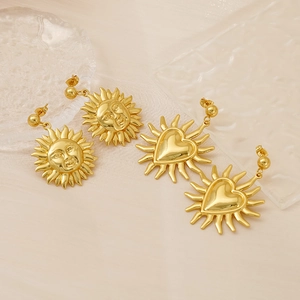 Vintage 18K gold-plated sunflower and heart earrings with retro sun face relief design