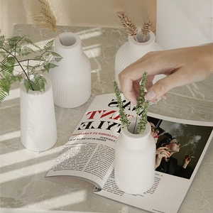 Juego de jarrones de cerámica blanca con textura de rayas para arreglos florales modernos
