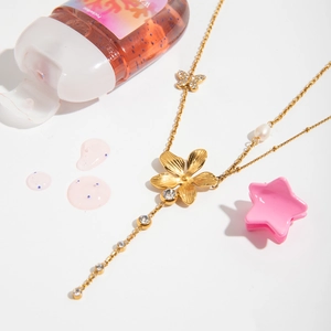 18K vergoldete Halskette mit Schmetterling, Blumenanhänger, Zirkonia und Perlen