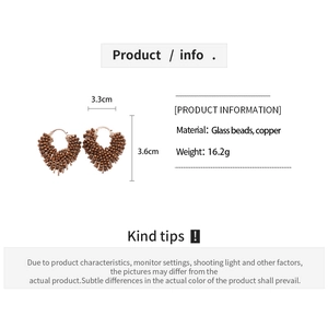 Detailed size chart for retro glass bead heart hoop earrings with dimensions and weight info