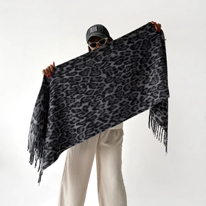 Women's leopard print shawl in grey cashmere feel with fringe details for winter