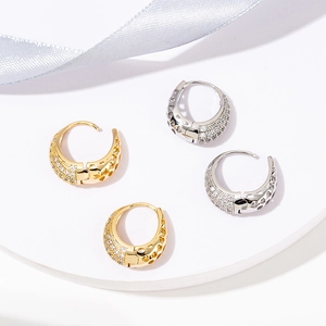 Luxurious 18K gold plated hoop earrings with hollow hearts and sparkling rhinestones