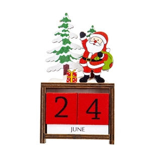 Detail van houten kerstkalender met kerstman, sneeuwboom en verstelbare blokken