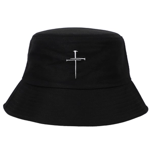 Bob classique noir avec broderie croix blanche en sergé de coton de haute qualité