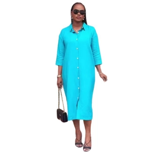 Abito a camicia blu lago con colletto a rever e maniche lunghe vestibilità comoda