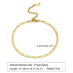 Detailed view of gold stainless steel anklet with 3.2mm width and adjustable 21-26cm length
