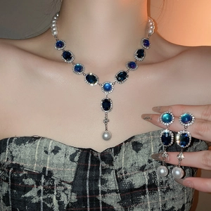 Parure de bijoux vintage de style français avec pierres bleues ovales et perles