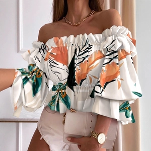Damen schulterfreies Blumenoberteil mit Puffärmeln in Weiß mit orangefarbenem Muster