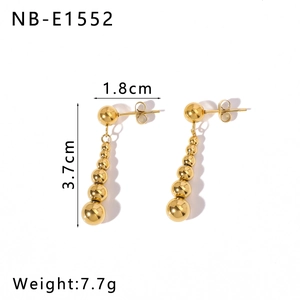 Detail view of 18K gold plated double layer earrings with size 3.7cm and weight 7.7g