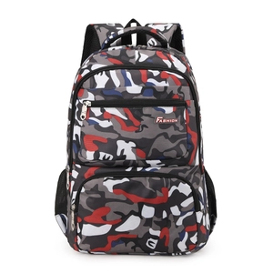 Classic camo casual backpack with three-tier zippers and padded straps for school or travel