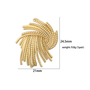Schema dettagliato delle dimensioni degli orecchini a ventaglio in oro 18K testurizzato