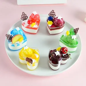 Modelli Artificiali Di Cupcake A Forma Di Cuore Dessert Frutta Realistica Simulazione Cibo PU Calamite Da Frigo