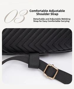 Detalle de correa tejida ajustable con hebilla dorada en bolso negro con costuras en V