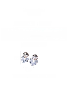 Détail des boucles d'oreilles zircon montrant le poids de 7,8g et la taille 2,5cm