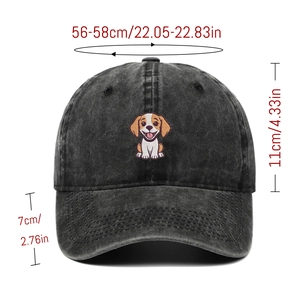 Détail d'une casquette en coton gris avec broderie beagle et mesures de taille