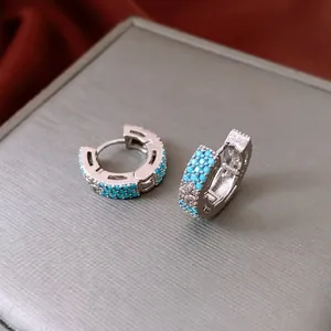 Boucles d'oreilles vintage en argent avec perles turquoise et gravure florale