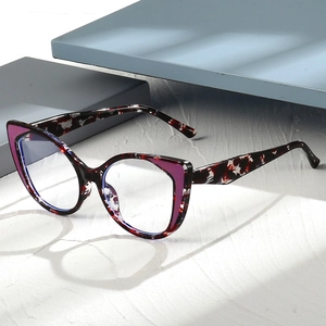 Chic cat-eye TR glasses frame with tortoiseshell pattern and blue light blocking lenses