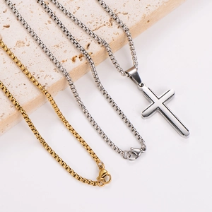 Colliers minimalistes en acier inoxydable doré et argenté avec pendentif croix