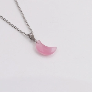 Collier minimaliste en chaîne argentée avec pendentif œil de tigre lune rose