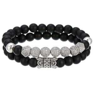 Ensemble de deux bracelets en perles noires mates avec couronne d'argent et zircones