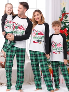 Pajamas de Noël assortis famille avec slogan Dear Santa et pantalon à carreaux