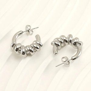 Boucles d'oreilles créoles torsadées en acier inoxydable argenté au design minimaliste