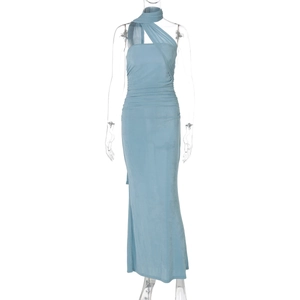 Detail of the blue strapless tube maxi dress with elegant neck ribbon on a mannequin