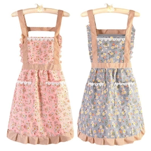 Floral print sleeveless apron with lace trim and ruffled hem for kitchen and work